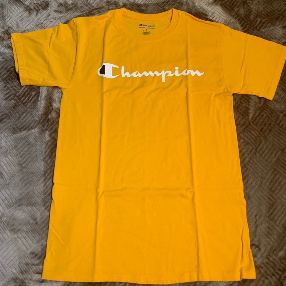 Men’s yellow champion t-shirt size men’s small
